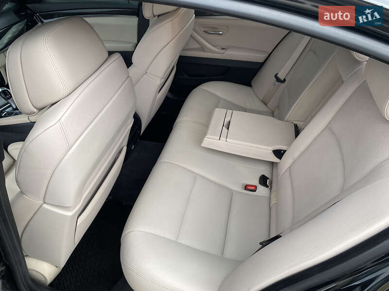 Седан BMW 5 Series 2012 в Харкові