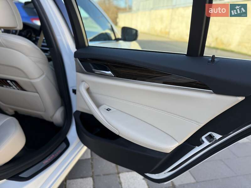 Седан BMW 5 Series 2017 в Стрые фото 32 Седан BMW 5 Series 2017 в Стрые