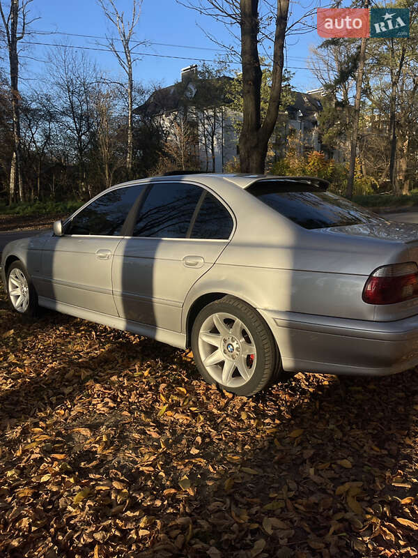 Седан BMW 5 Series 2001 в Черновцах