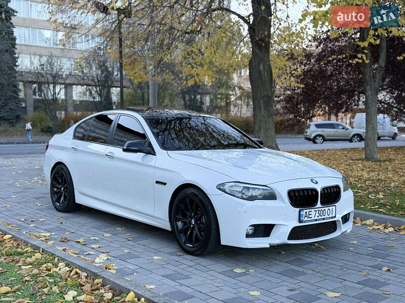 Седан BMW 5 Series 2015 в Днепре