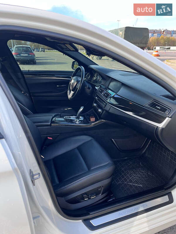 Седан BMW 5 Series 2013 в Львове