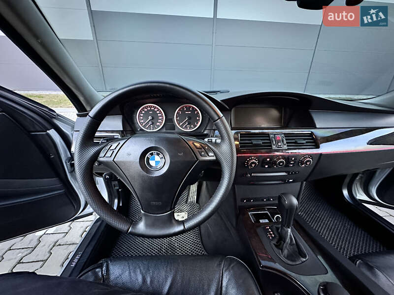 Седан BMW 5 Series 2004 в Коломые