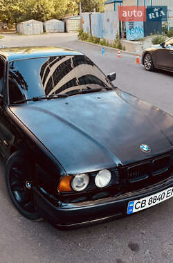 Седан BMW 5 Series 1994 в Киеве