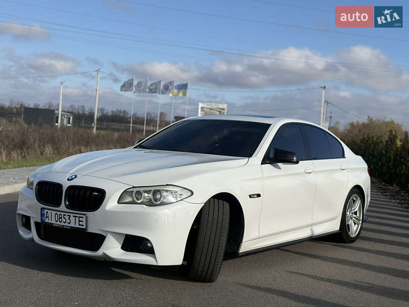 Седан BMW 5 Series 2012 в Березане