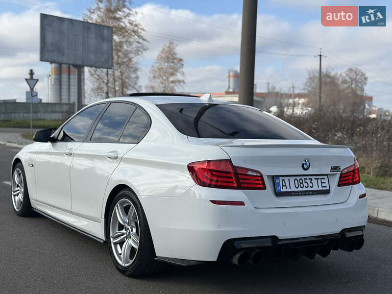 Седан BMW 5 Series 2012 в Березане