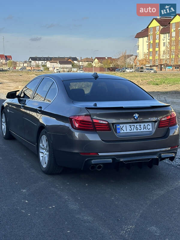Седан BMW 5 Series 2011 в Софіївській Борщагівці