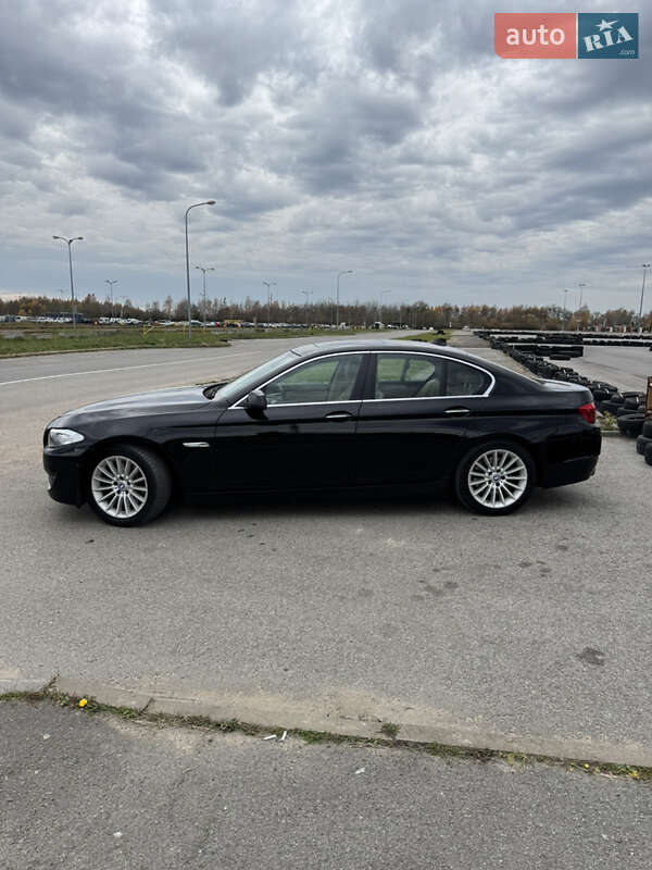 Седан BMW 5 Series 2012 в Львове