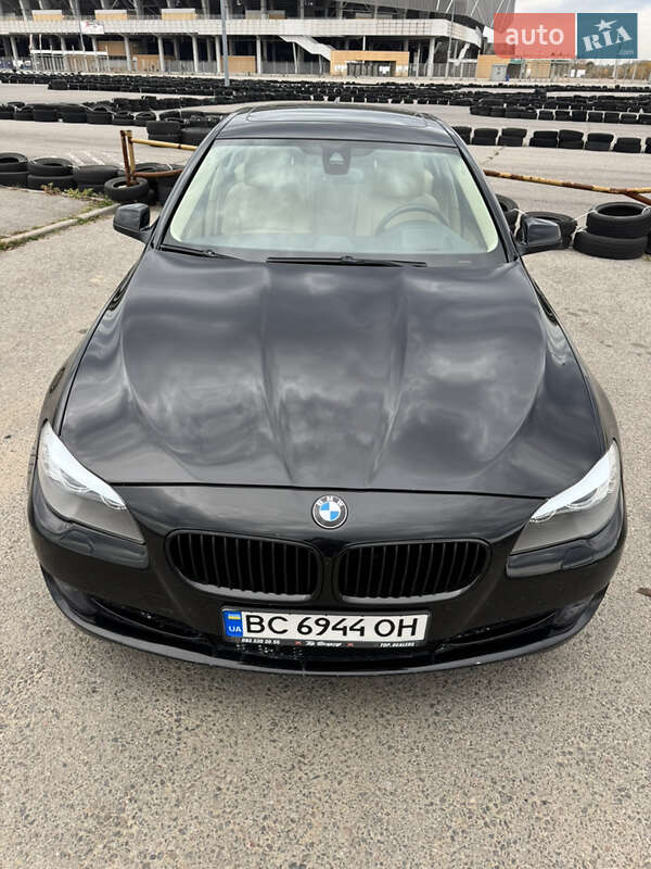 Седан BMW 5 Series 2012 в Львове