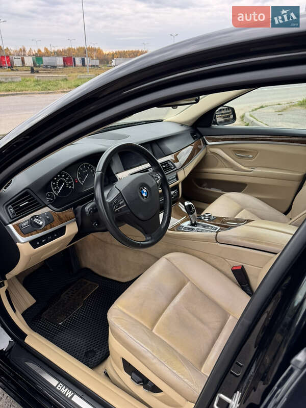 Седан BMW 5 Series 2012 в Львове