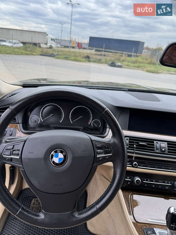 Седан BMW 5 Series 2012 в Львове