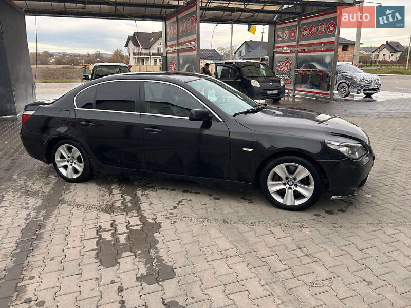 Седан BMW 5 Series 2004 в Черновцах