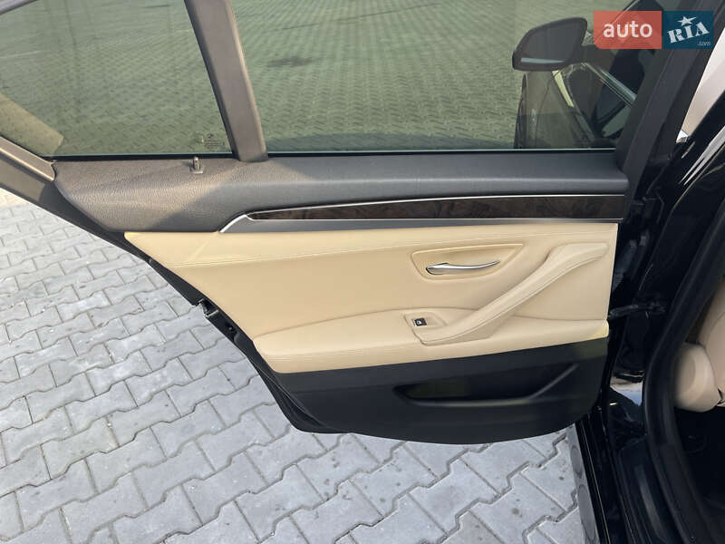Седан BMW 5 Series 2016 в Днепре