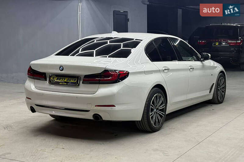 Седан BMW 5 Series 2017 в Черновцах