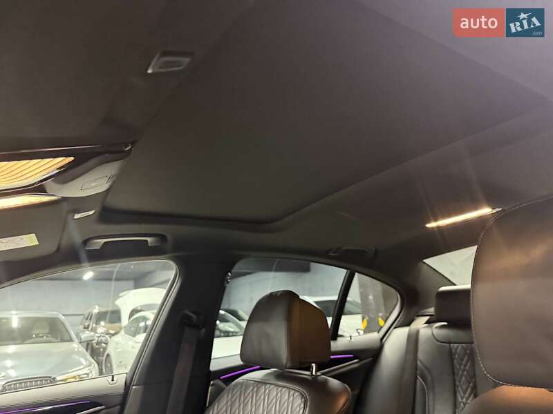 Седан BMW 5 Series 2017 в Черновцах