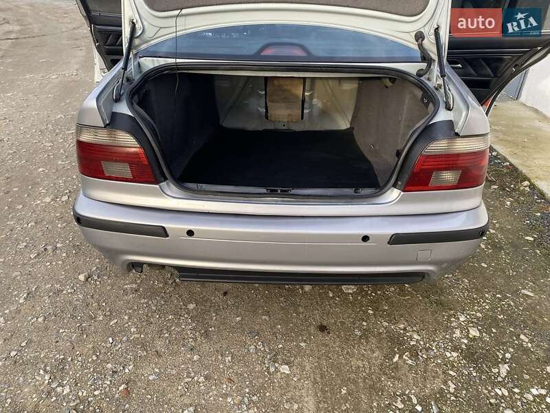 Седан BMW 5 Series 1997 в Вараше