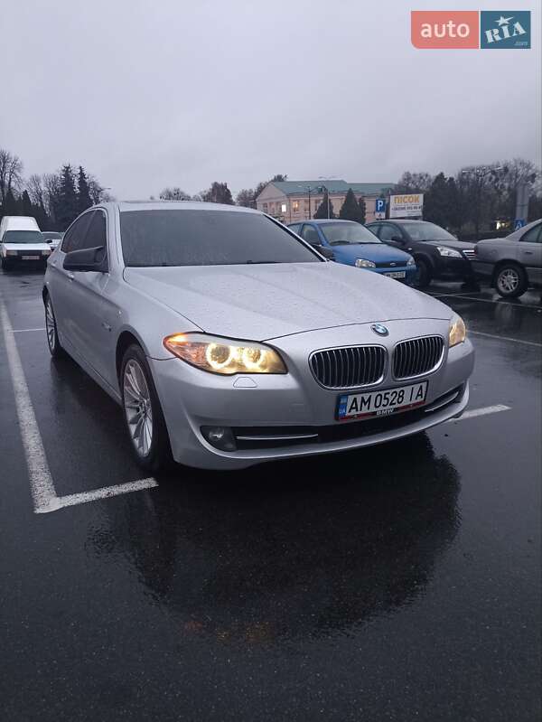 BMW 5 Series 2011 BMW 5 Series 2011