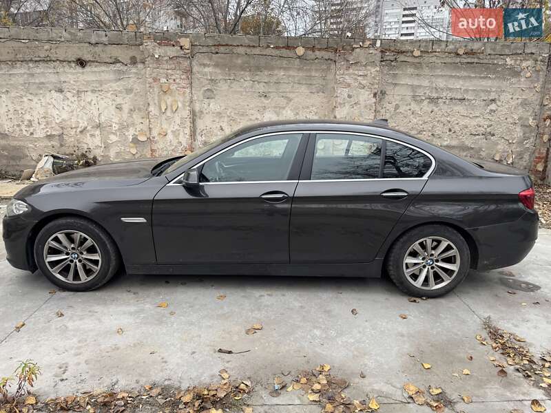 Седан BMW 5 Series 2015 в Днепре