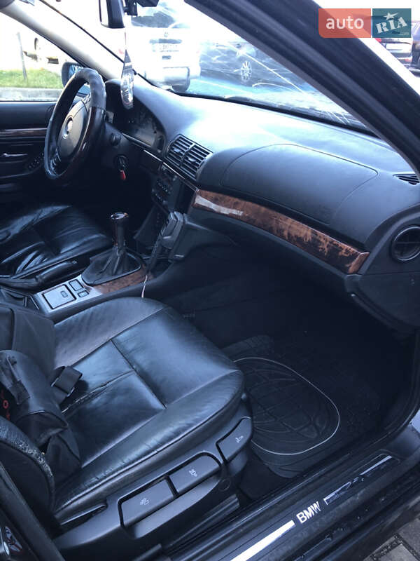Седан BMW 5 Series 2000 в Львове