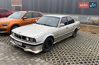 Седан BMW 5 Series 1990 в Хмельницком