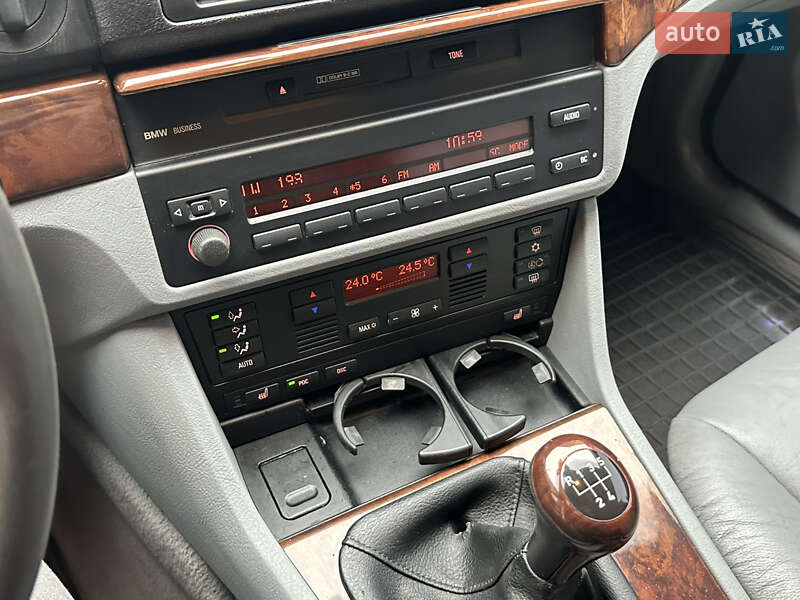 Седан BMW 5 Series 2001 в Тульчині