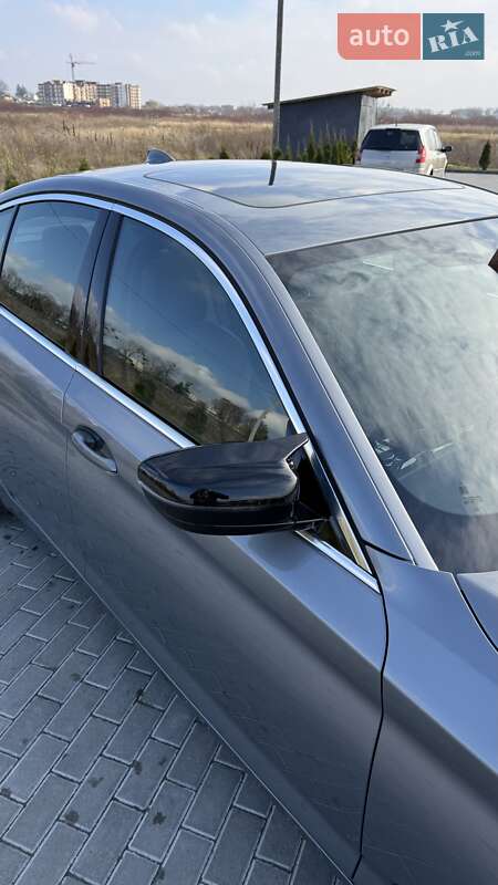 Седан BMW 5 Series 2023 в Львове