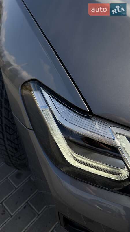 Седан BMW 5 Series 2023 в Львове