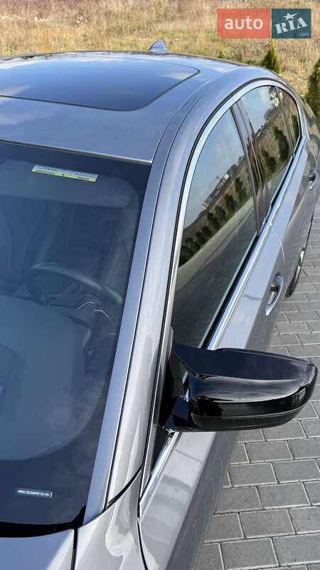 Седан BMW 5 Series 2023 в Львове