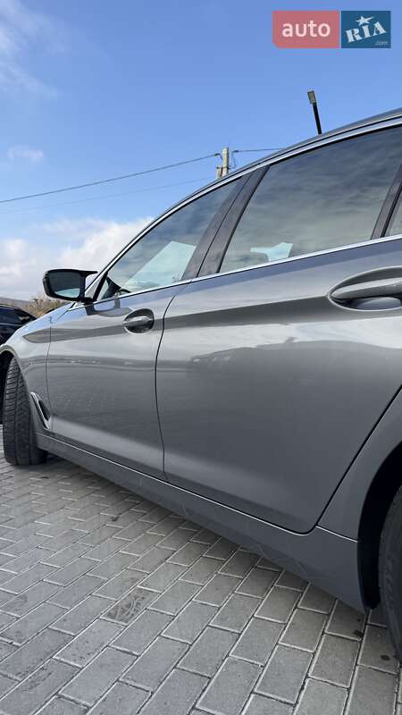 Седан BMW 5 Series 2023 в Львове