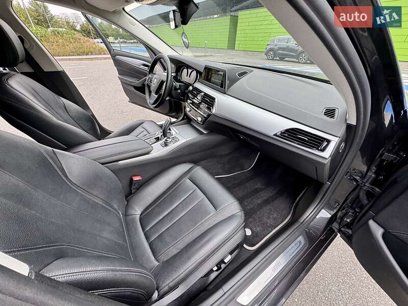 Універсал BMW 5 Series 2017 в Києві фото 42 Універсал BMW 5 Series 2017 в Києві