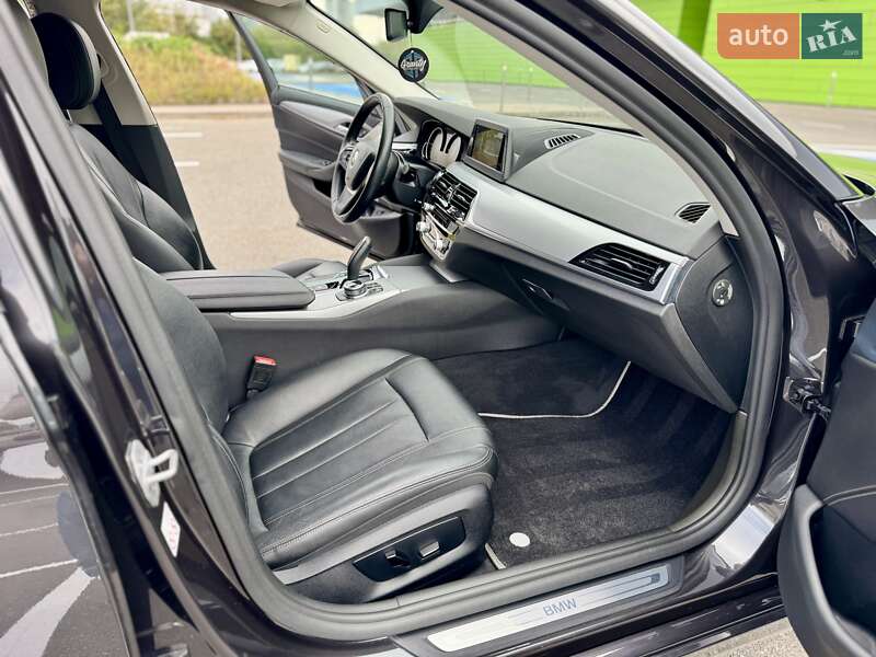 Універсал BMW 5 Series 2017 в Києві фото 47 Універсал BMW 5 Series 2017 в Києві