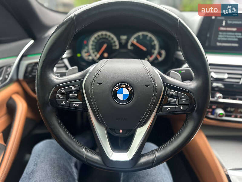 Седан BMW 5 Series 2017 в Львове