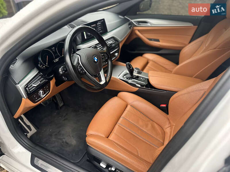 Седан BMW 5 Series 2017 в Львове