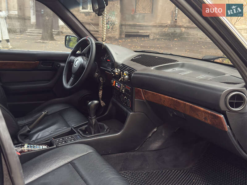 Седан BMW 5 Series 1990 в Николаеве