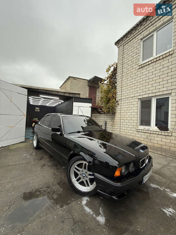 Седан BMW 5 Series 1990 в Николаеве