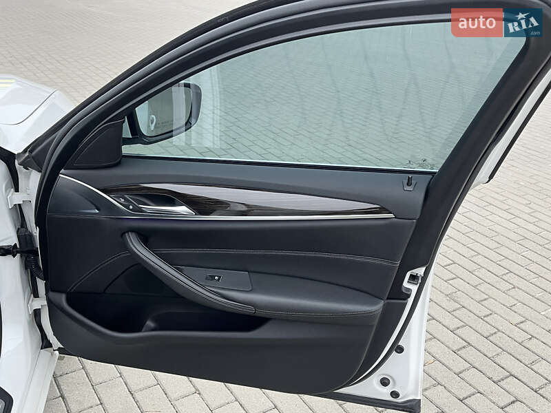 Седан BMW 5 Series 2017 в Ковеле