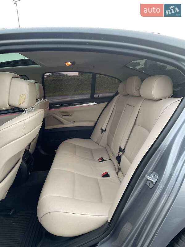 Седан BMW 5 Series 2012 в Львові