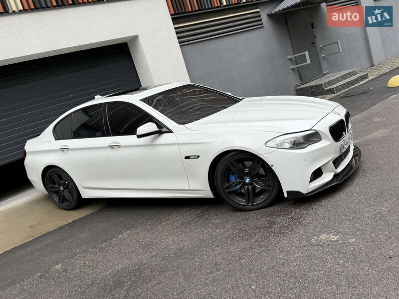 Седан BMW 5 Series 2012 в Дніпрі