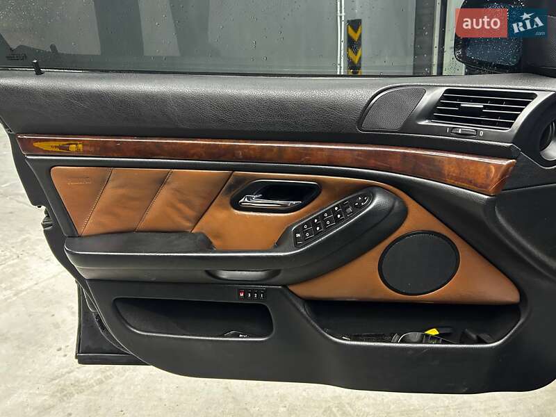 Седан BMW 5 Series 2002 в Чернівцях