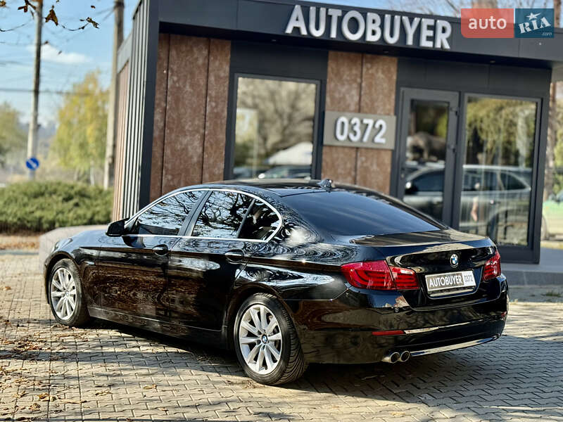Седан BMW 5 Series 2011 в Чернівцях