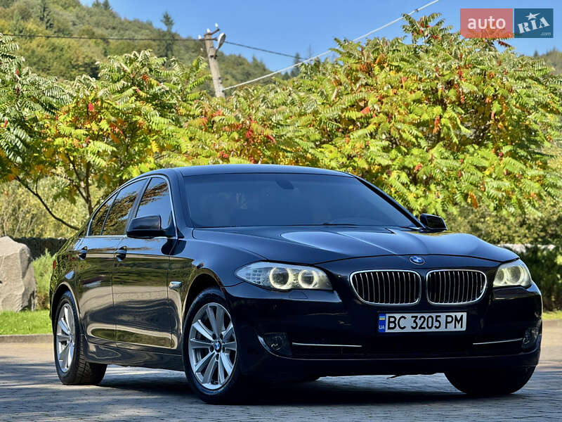 Седан BMW 5 Series 2012 в Межгорье