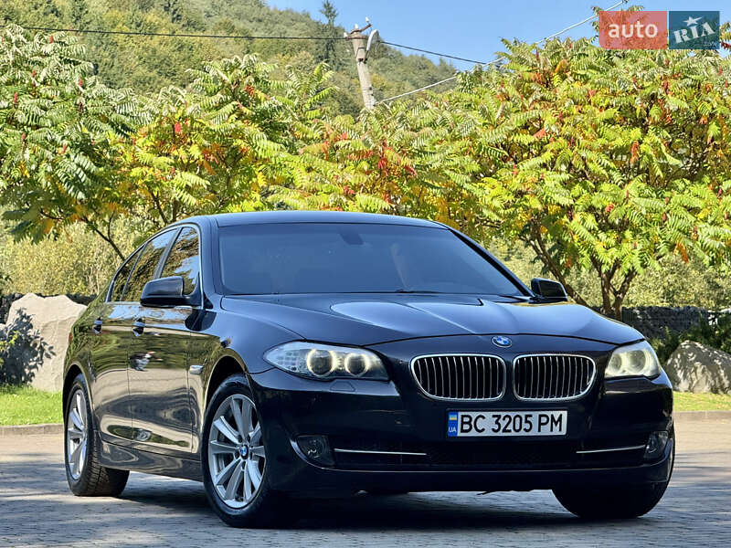 Седан BMW 5 Series 2012 в Межгорье