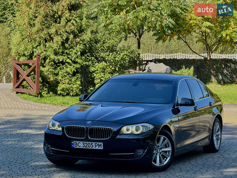 Седан BMW 5 Series 2012 в Межгорье