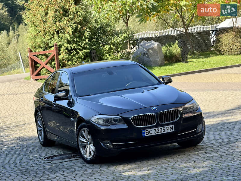 Седан BMW 5 Series 2012 в Межгорье