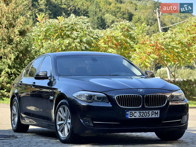 Седан BMW 5 Series 2012 в Межгорье