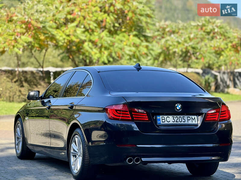 Седан BMW 5 Series 2012 в Межгорье