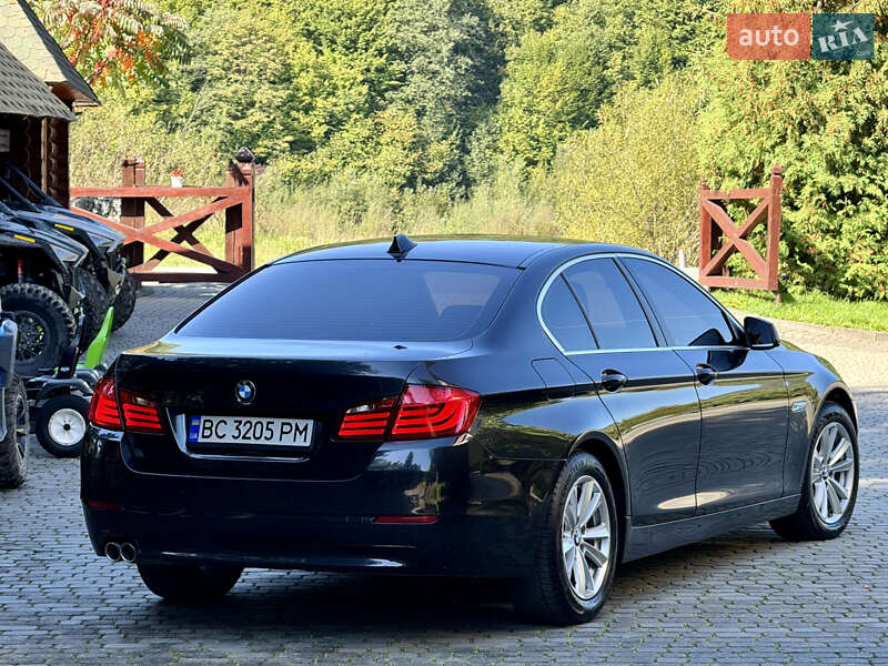 Седан BMW 5 Series 2012 в Межгорье