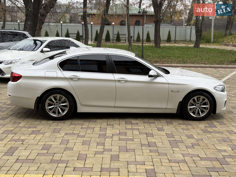 Седан BMW 5 Series 2016 в Кременчуці
