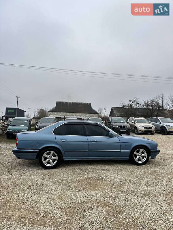 Седан BMW 5 Series 1989 в Шумске