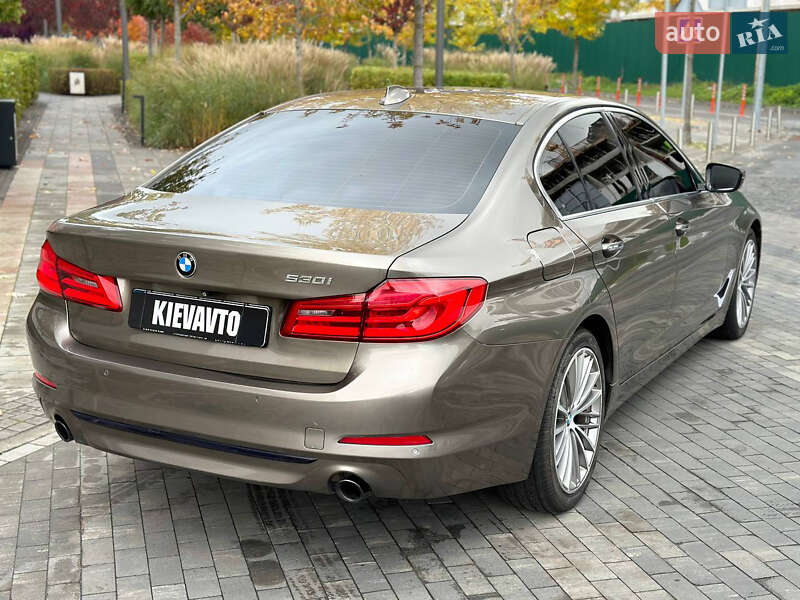 Седан BMW 5 Series 2017 в Киеве