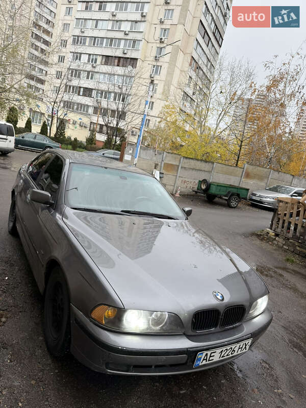 Седан BMW 5 Series 1998 в Киеве